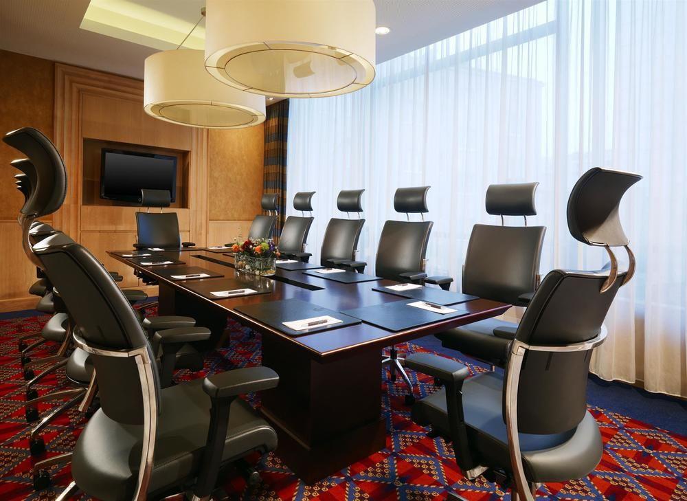 Sheraton Poznan Hotel Bagian luar foto Meeting room