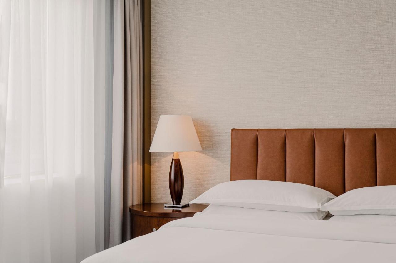 Sheraton Poznan Hotel Bagian luar foto