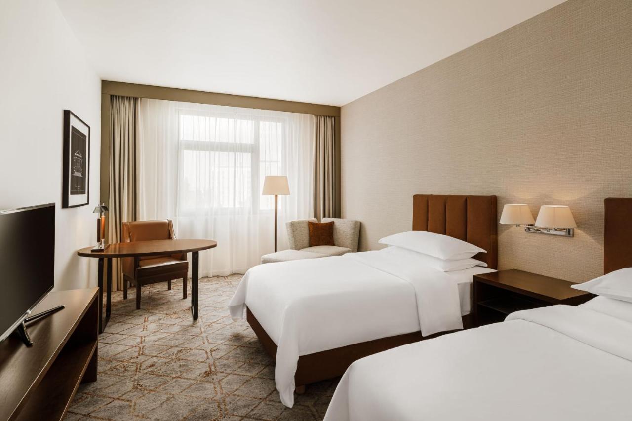 Sheraton Poznan Hotel Bagian luar foto