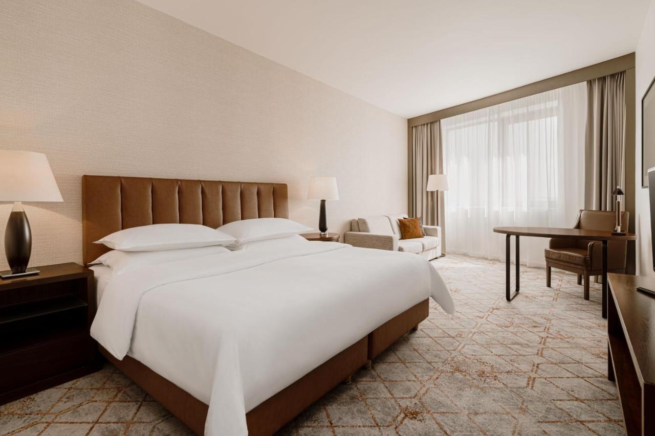 Sheraton Poznan Hotel Bagian luar foto