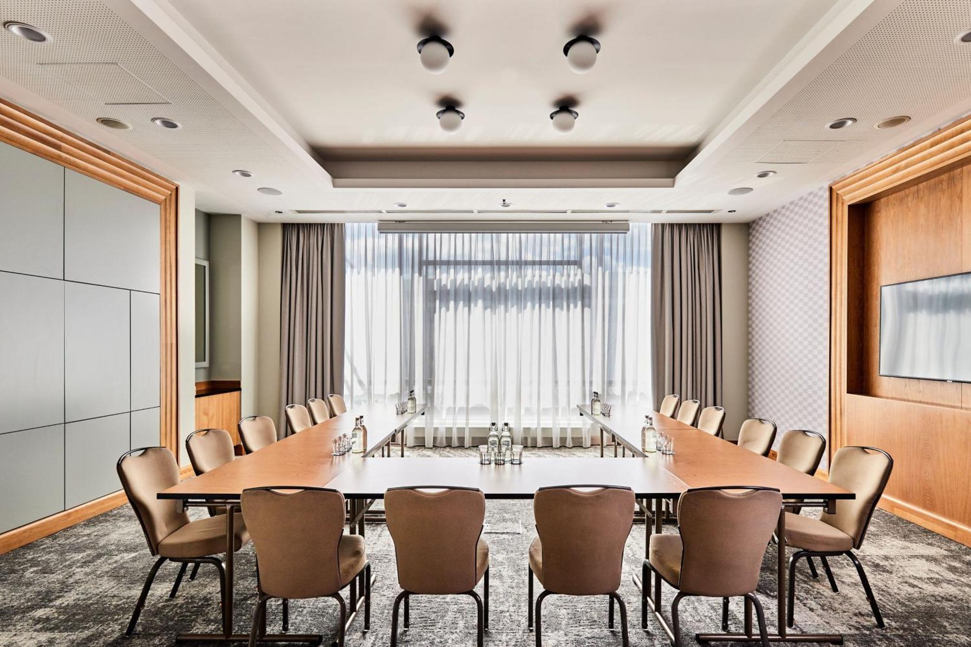 Sheraton Poznan Hotel Bagian luar foto Meeting room