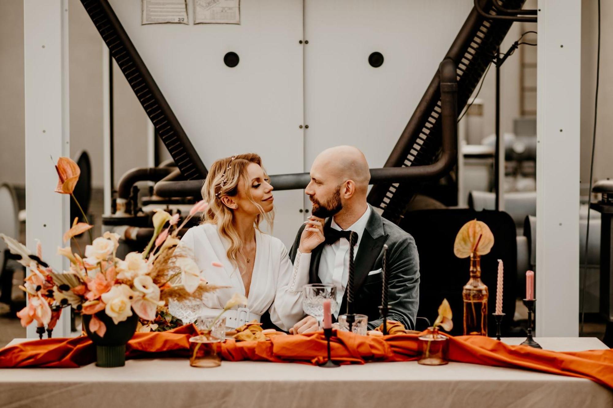 Sheraton Poznan Hotel Bagian luar foto Wedding couple