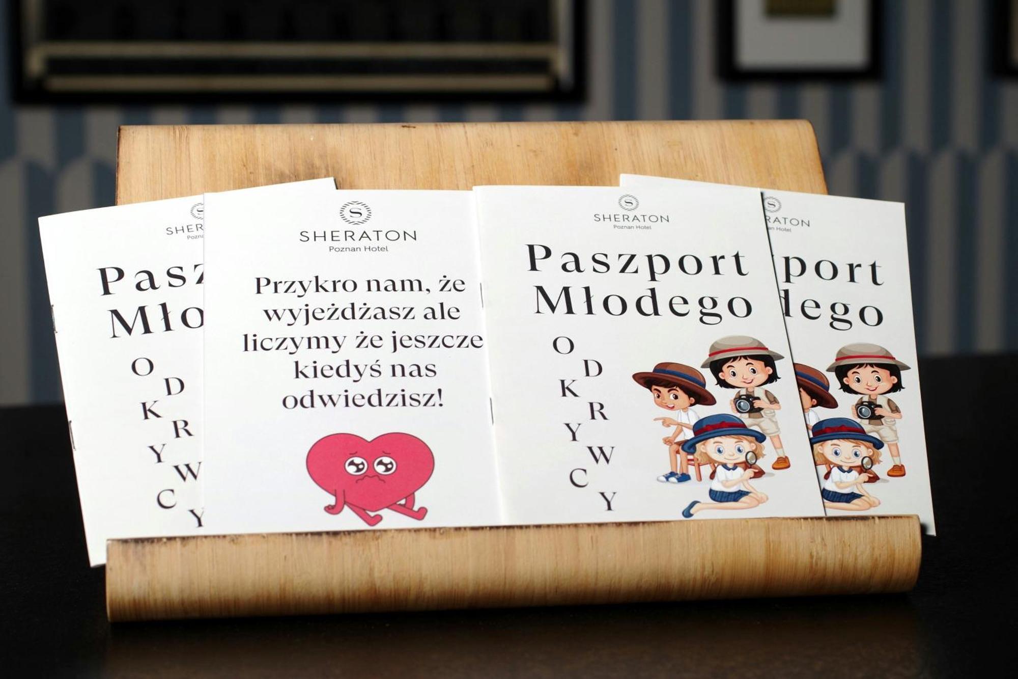 Sheraton Poznan Hotel Bagian luar foto Passport of a Young Citizen